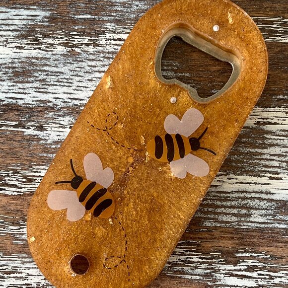 Honey Bees Resin Bottle Opener with Fridge Magnet Bar Accessories Beer Bottle Op - Picture 1 of 3